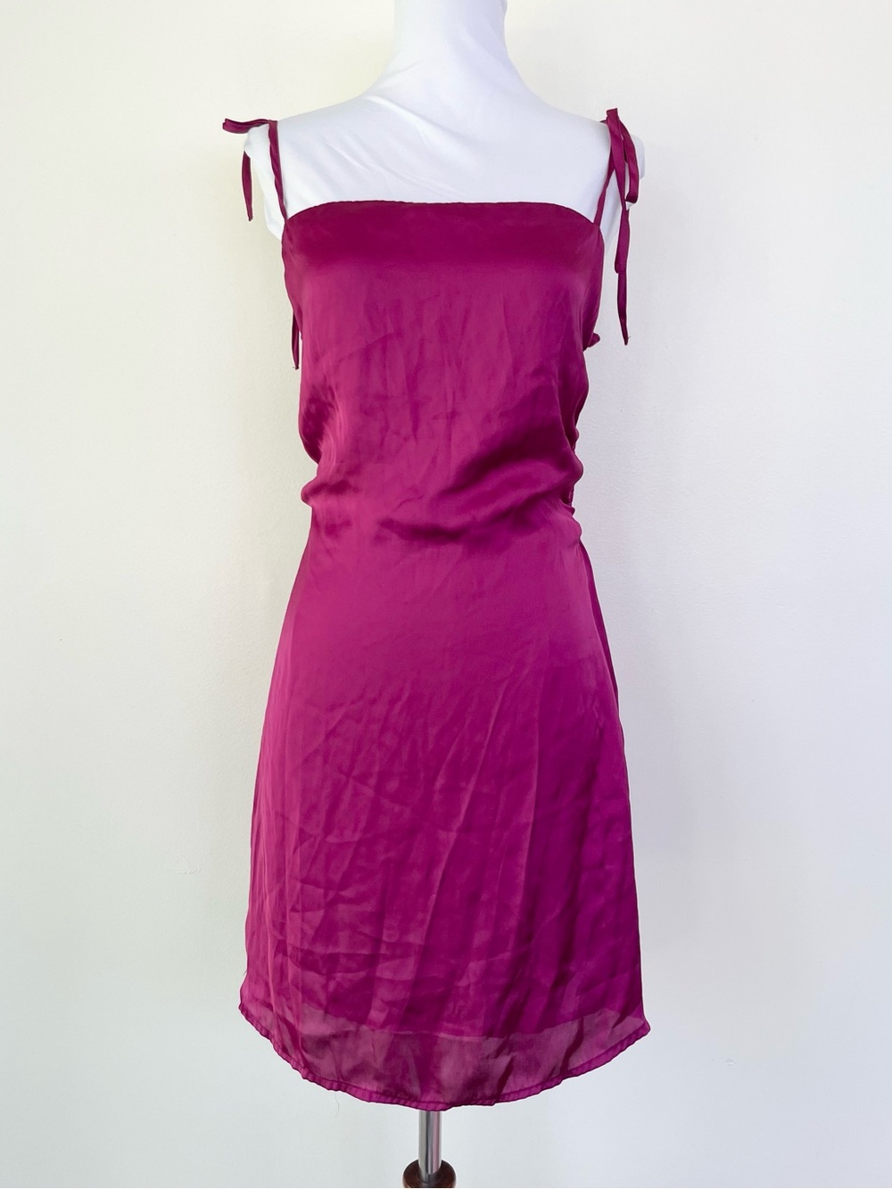 Dress Forum Los Angeles Deep Cranberry Fuchsia Mini Dress w Tie Straps M Medium